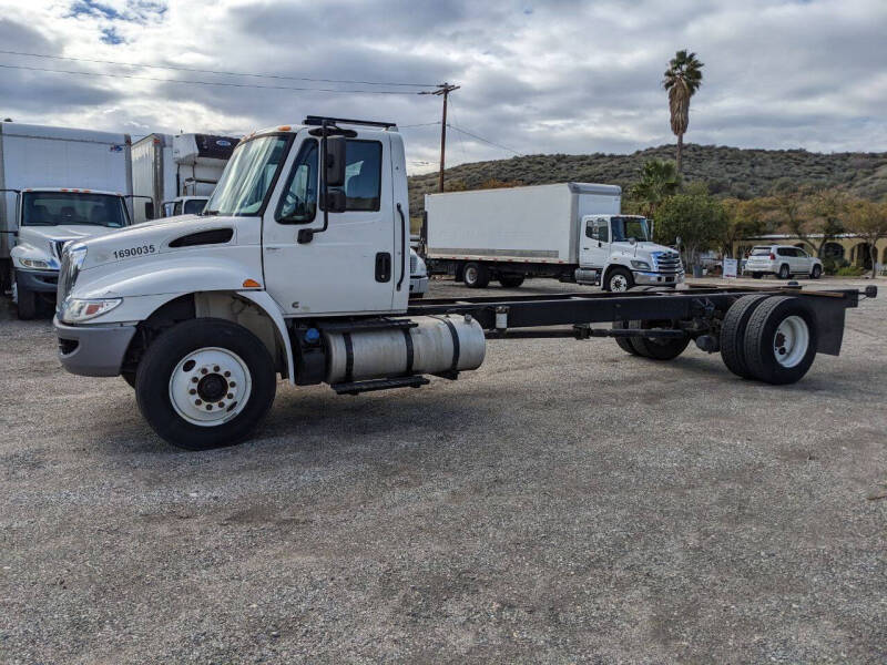 2019 International 4300 24 ft Cab Chassis(CDL)