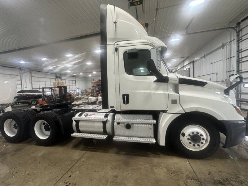 2020 Freightliner Cascadia