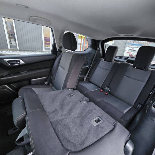 2017 Nissan Pathfinder S