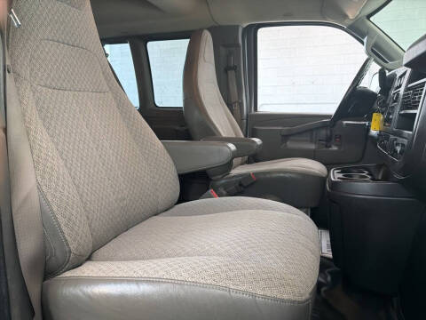 2017 Chevrolet Express LS 2500