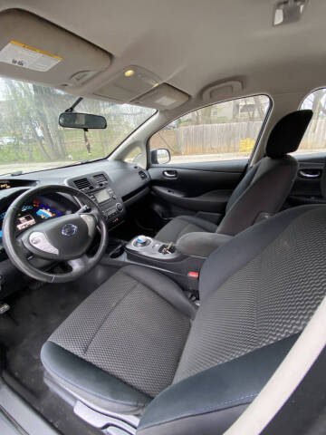 2014 Nissan LEAF S