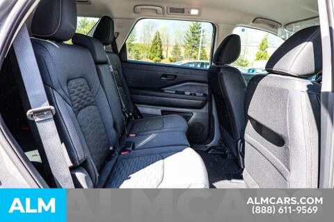 2025 Nissan Pathfinder S