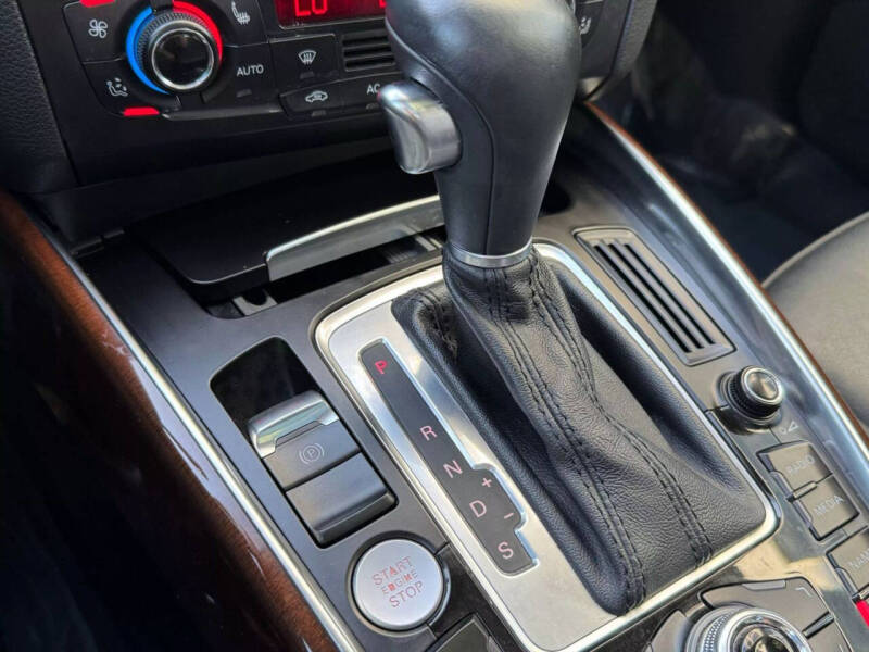 2012 Audi Q5 3.2 quattro Premium Plus