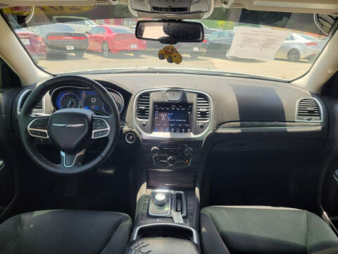 2018 Chrysler 300 Touring