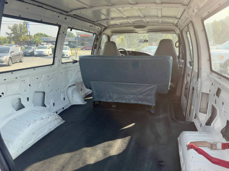 2001 Ford E-Series E-150