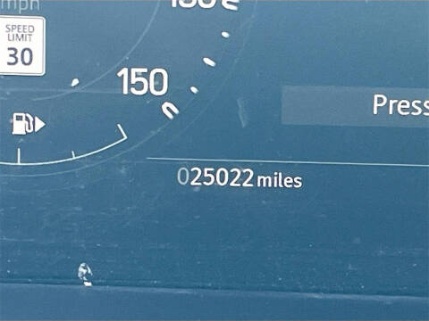 2023 Land Rover Defender 130 SE