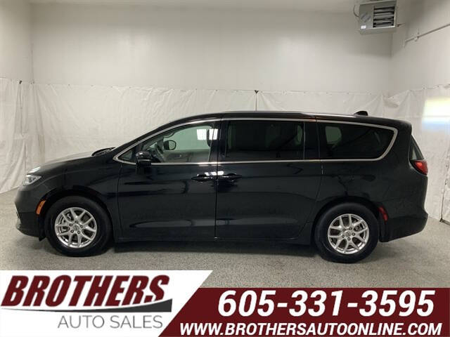 2024 Chrysler Pacifica Touring L