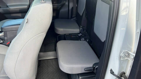 2020 Toyota Tacoma SR5 V6