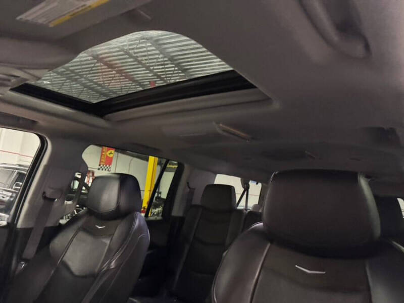 2017 Cadillac Escalade ESV Luxury