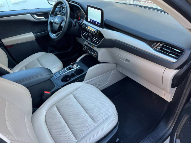 2020 Ford Escape SEL