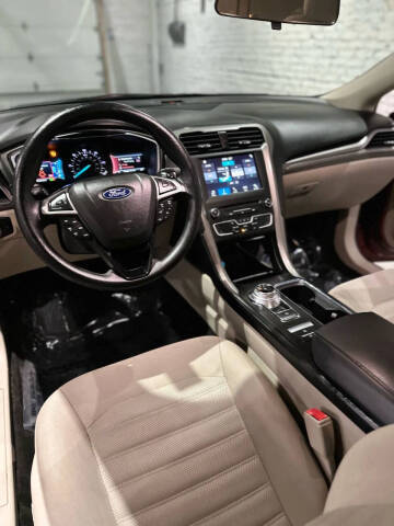 2018 Ford Fusion Hybrid SE