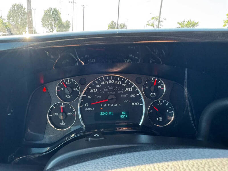 2025 Chevrolet Express 2500
