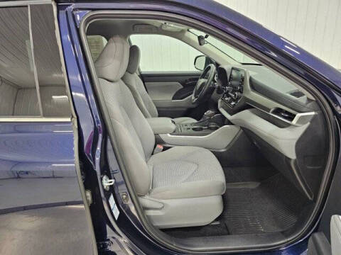 2021 Toyota Highlander LE