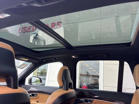 2018 Volvo XC90 T6 Momentum