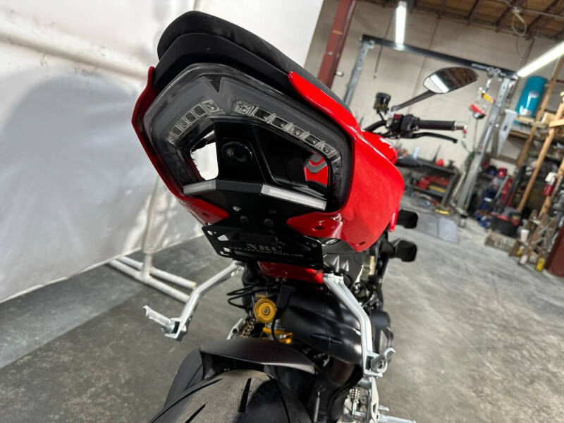 2020 Ducati Streetfighter V4S