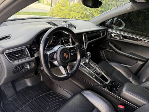 2018 Porsche Macan S