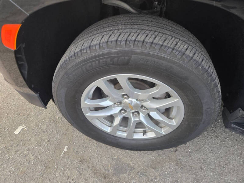 2024 Chevrolet Suburban LT