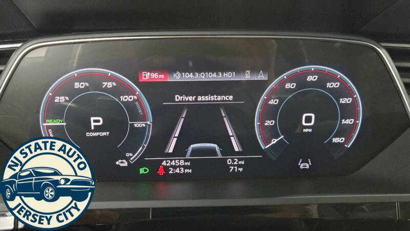 2021 Audi e-tron quattro Premium