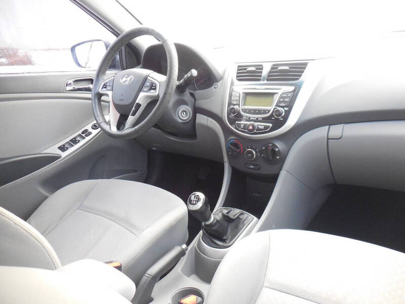 2013 Hyundai Accent SE