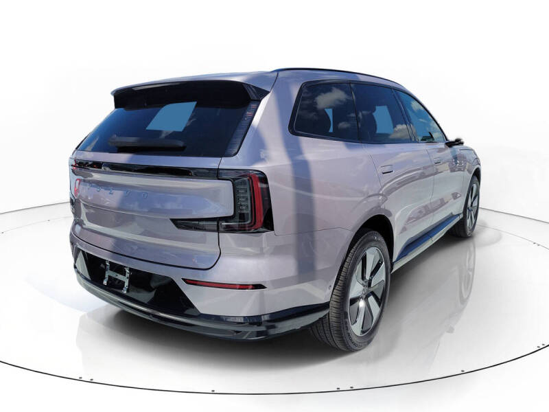 2026 Volvo EX90 Plus