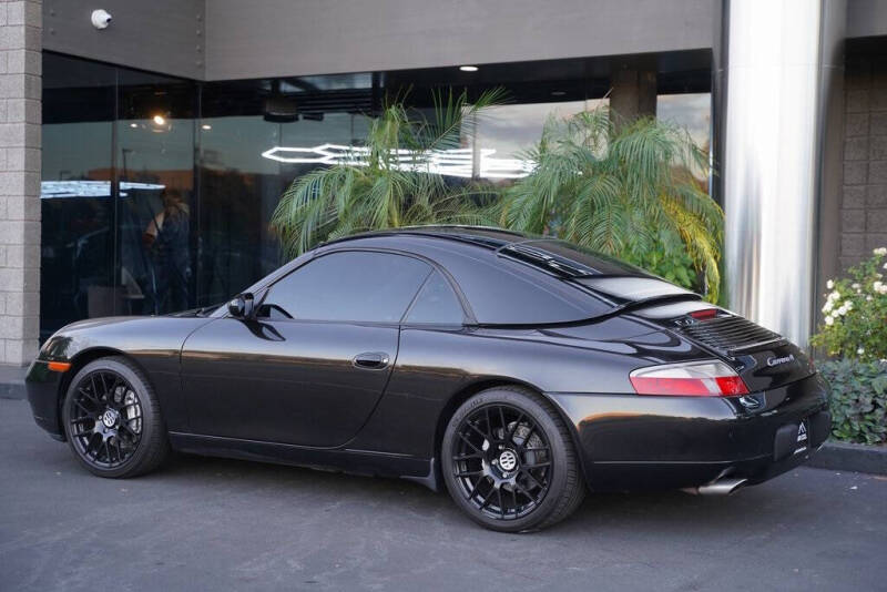 2001 Porsche 911 Carrera 4