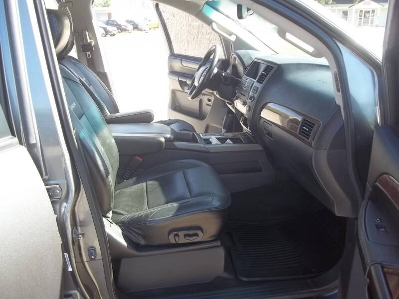 2013 Nissan Armada Platinum