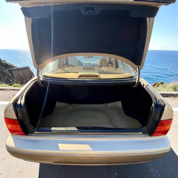 1999 Lexus LS 400