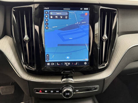 2025 Volvo XC60 B5 Plus Dark Theme