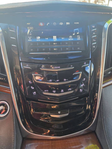 2017 Cadillac Escalade ESV Luxury