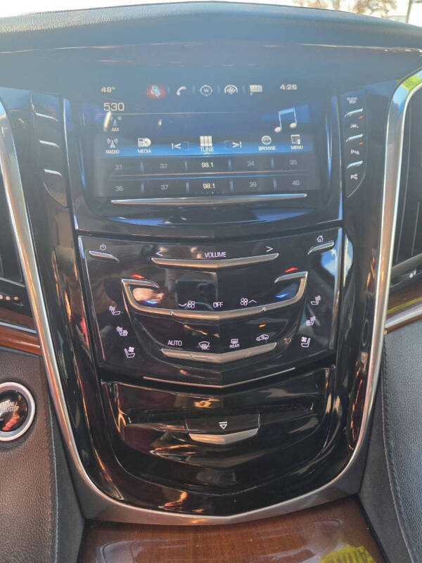 2017 Cadillac Escalade ESV Luxury