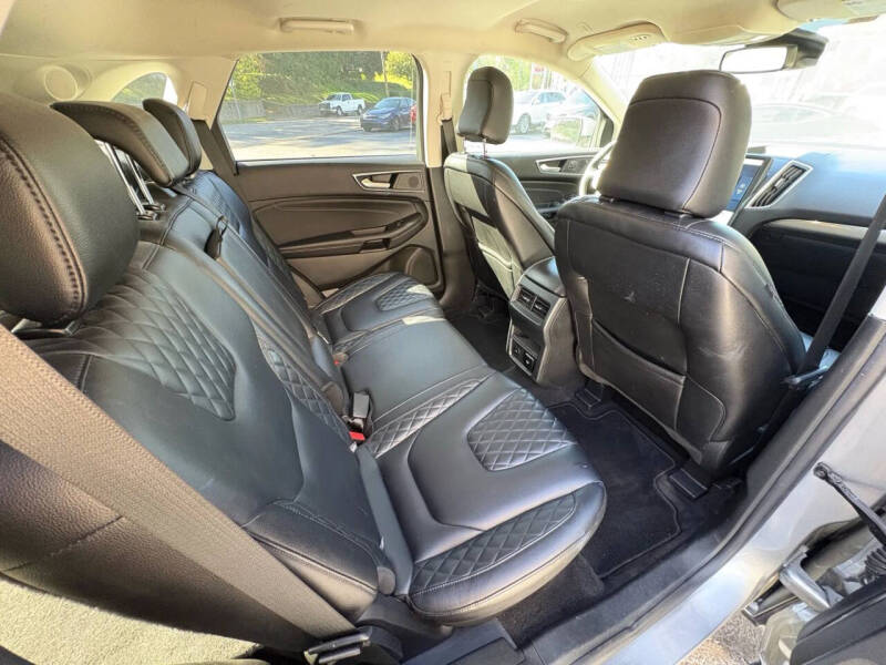 2023 Ford Edge Titanium