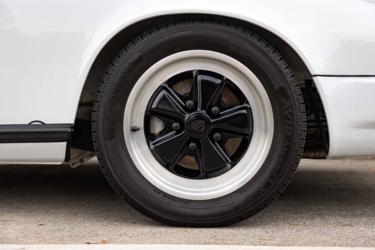 1977 Porsche 911 21