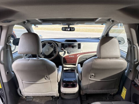 2014 Toyota Sienna XLE 7-Passenger