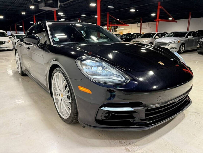 2018 Porsche Panamera 4