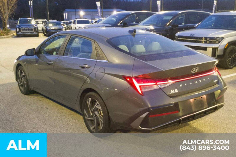 2024 Hyundai Elantra Limited