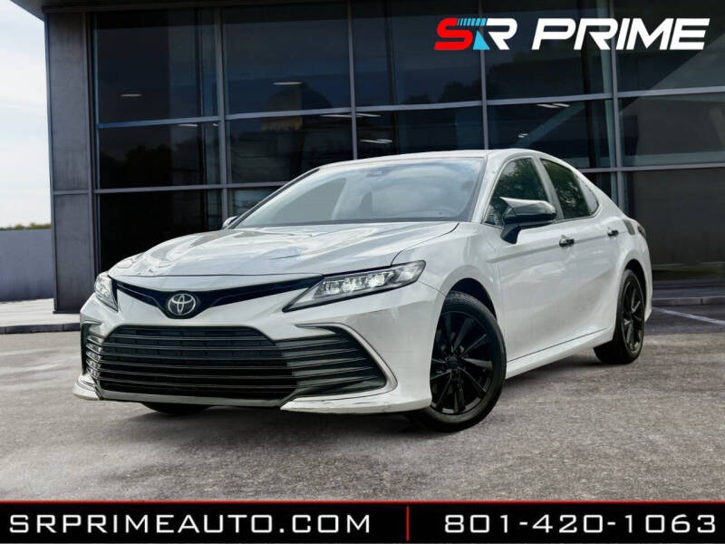2024 Toyota Camry LE's photo