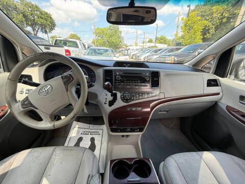2011 Toyota Sienna
