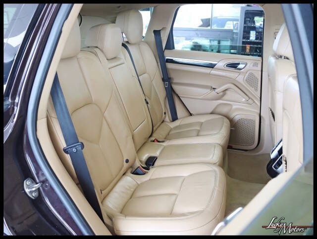 2017 Porsche Cayenne Platinum Edition