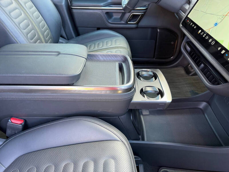 2023 Rivian R1S Adventure