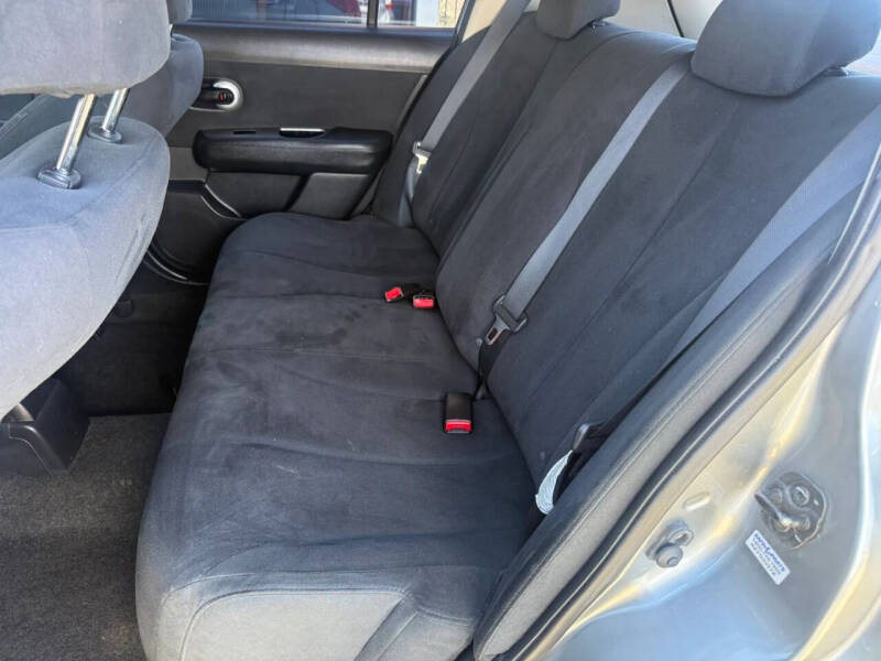 2009 Nissan Versa 1.8 S