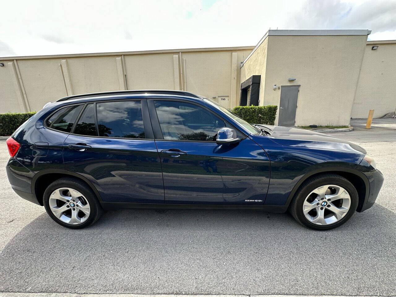 2015 BMW X1  - $10,999