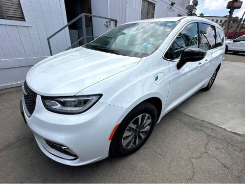 2024 Chrysler Pacifica Plug-In Hybrid