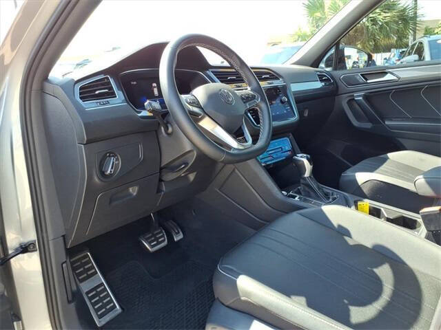 2023 Volkswagen Tiguan SE R-Line Black