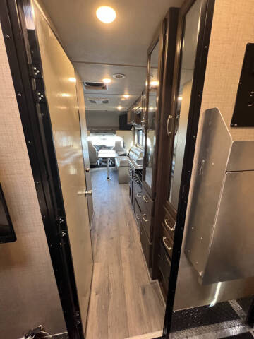 2018 Thor Motor Coach Outlaw 29J Class C