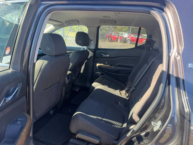2017 GMC Acadia SLE-2