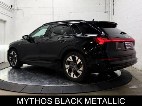 2022 Audi e-tron quattro Premium