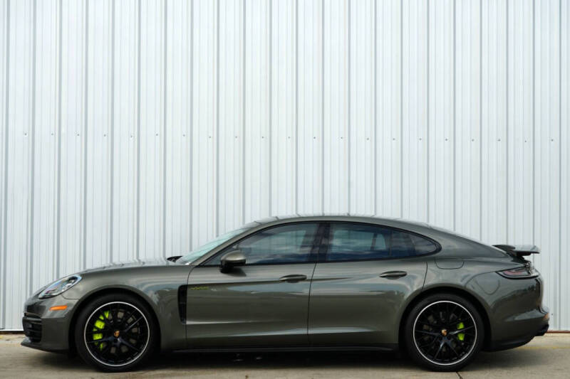 2022 Porsche Panamera
