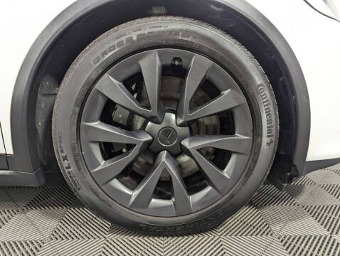 2023 Tesla Model X Standard Range