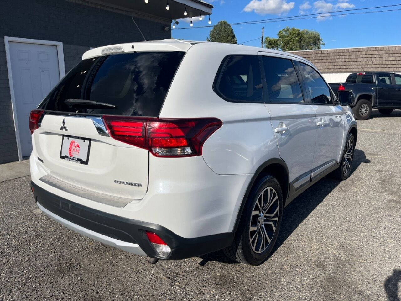 2016 Mitsubishi Outlander for sale at NCW AUTO GROUP in Kennewick, WA