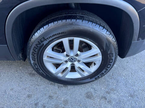 2012 Volkswagen Tiguan LE